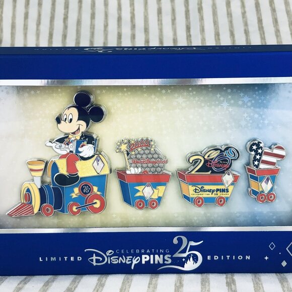 Yesterday to Today Train 4-Pin Boxed Set Limited Edition 250 LE 250 Disney - Picture 2 of 4